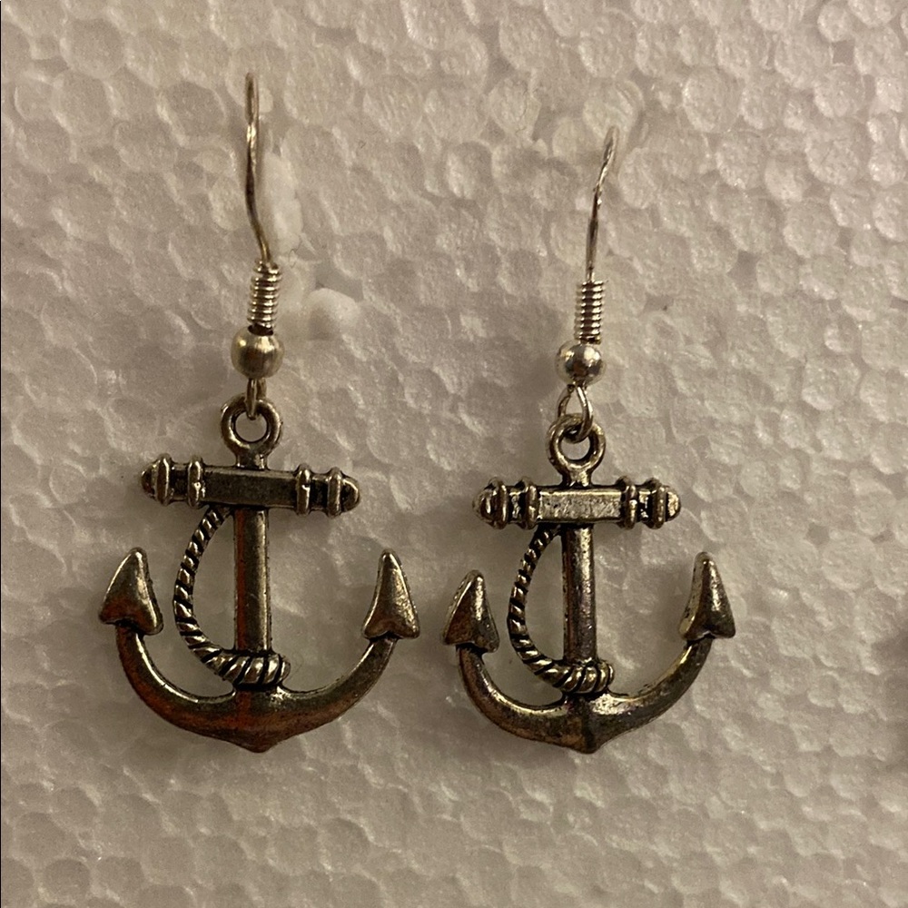 Anchor earrings